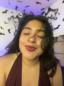 Snapshot of EmilyNoir1 chatting on October 29, 12:02 am EmilyNoir1 online show from October 29, 12:02 am