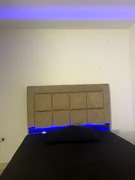 Snapshot of EmilyNoir1 chatting on November 22, 12:31 am EmilyNoir1 online show from November 22, 12:31 am