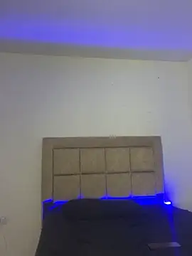 Snapshot of EmilyNoir1 chatting on November 30, 1:20 am EmilyNoir1 online show from November 30, 1:20 am