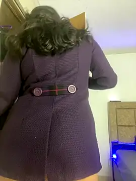 Snapshot of EmilyNoir1 chatting on December 16, 12:15 am EmilyNoir1 online show from December 16, 12:15 am