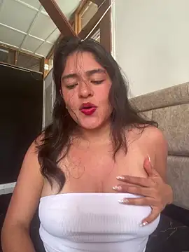 EmilyNoir1 online show from June 12, 8:08 pm
