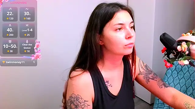 peachyness online show from November 27, 4:09 pm