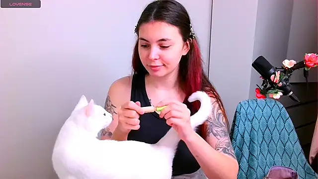 peachyness online show from December 4, 6:16 pm