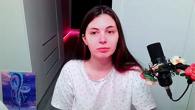 peachyness online show from February 13, 6:15 pm