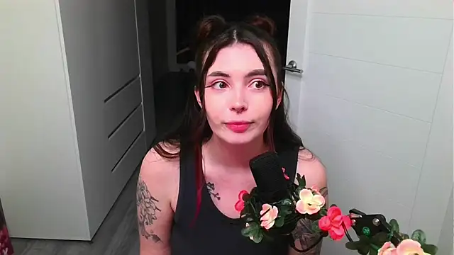 peachyness online show from May 1, 7:51 pm