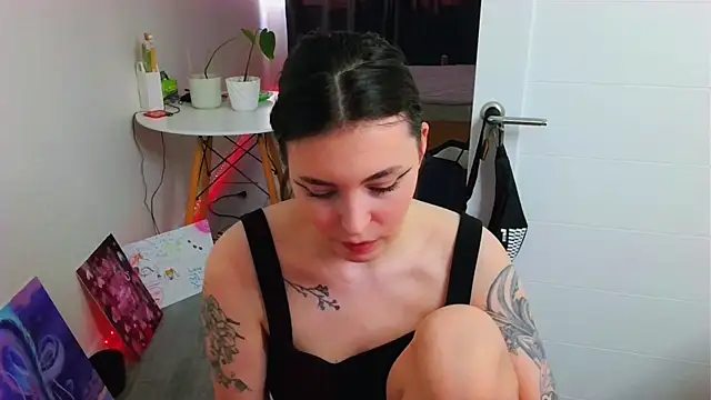 Snapshot of peachyness chatting on July 12, 1:02 pm peachyness online show from July 12, 1:02 pm