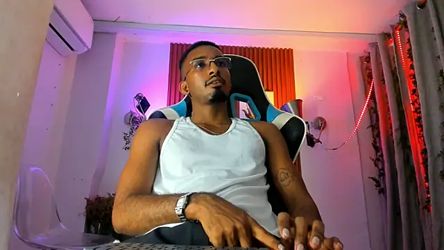 Darwin mayo online show from November 18, 5:39 pm