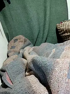 Snapshot of maher990 chatting on December 16, 2:27 am maher990 online show from December 16, 2:27 am