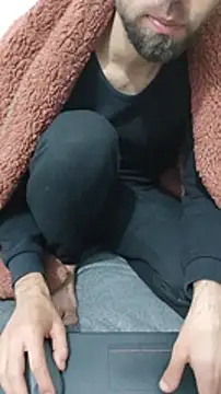 Snapshot of maher990 chatting on February 6, 12:48 am maher990 online show from February 6, 12:48 am