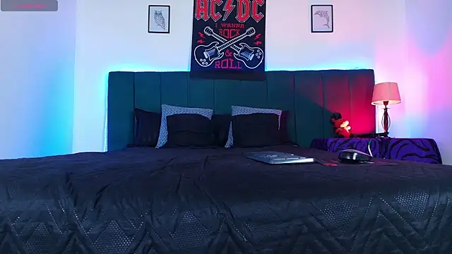 Alisse Moore online show from November 22, 12:59 pm