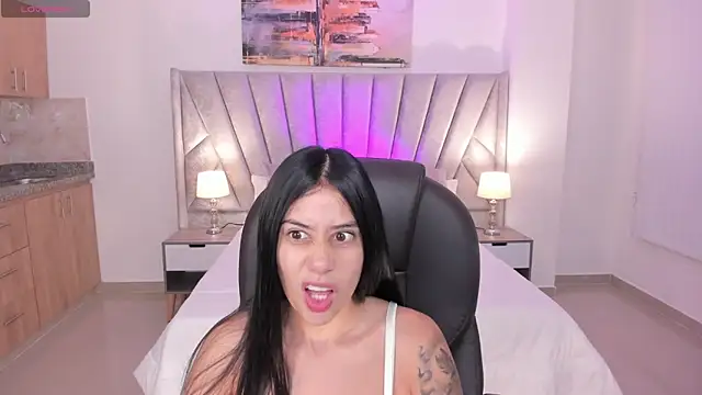 Snapshot of miranda_crawfor chatting on September 18, 11:23 am miranda crawfor online show from September 18, 11:23 am