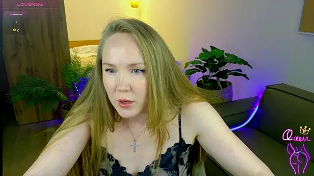 Snapshot of BethSun chatting on June 28, 6:03 pm BethSun online show from June 28, 6:03 pm