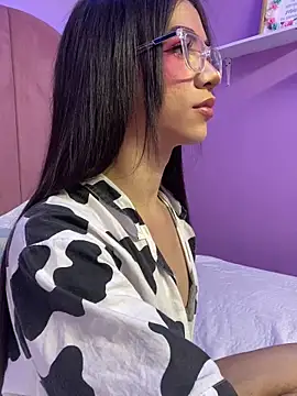 Snapshot of ShantyMillan chatting on May 25, 2:23 pm ShantyMillan online show from May 25, 2:23 pm