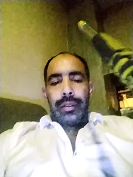 Snapshot of salimbasha chatting on November 18, 12:16 am salimbasha online show from November 18, 12:16 am