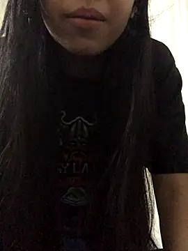 Snapshot of ashleyy20 chatting on December 14, 8:20 am ashleyy20 online show from December 14, 8:20 am