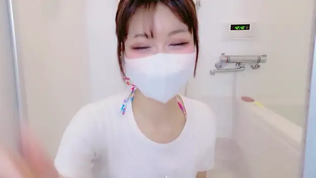 Snapshot of -Nyanko-chan- chatting on May 31, 11:28 am -Nyanko-chan- online show from May 31, 11:28 am