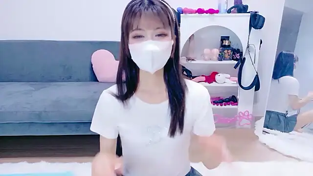 Snapshot of -Nyanko-chan- chatting on June 4, 11:16 am -Nyanko-chan- online show from June 4, 11:16 am