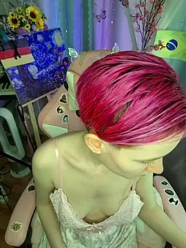 Snapshot of Fuzzy_Unicorn chatting on July 3, 11:38 am Fuzzy Unicorn online show from July 3, 11:38 am