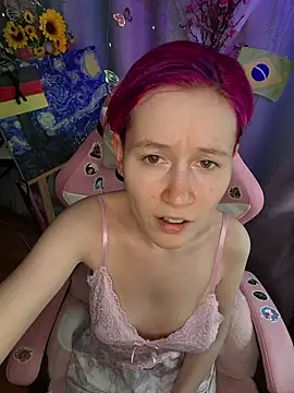 Snapshot of Fuzzy_Unicorn chatting on July 17, 11:28 am Fuzzy Unicorn online show from July 17, 11:28 am