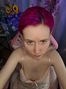 Snapshot of Fuzzy_Unicorn chatting on July 21, 10:39 am Fuzzy Unicorn online show from July 21, 10:39 am