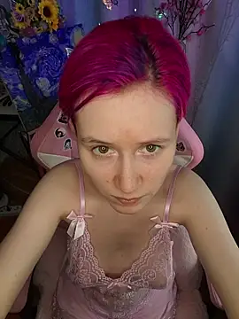 Snapshot of Fuzzy_Unicorn chatting on July 23, 10:35 am Fuzzy Unicorn online show from July 23, 10:35 am