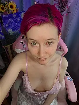 Snapshot of Fuzzy_Unicorn chatting on July 29, 11:19 am Fuzzy Unicorn online show from July 29, 11:19 am