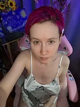 Snapshot of Fuzzy_Unicorn chatting on August 5, 7:38 pm Fuzzy Unicorn online show from August 5, 7:38 pm