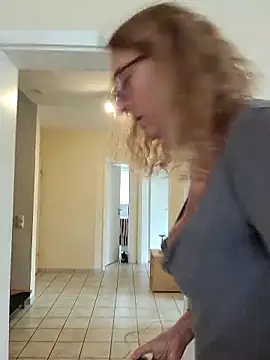 Snapshot of HotWifeLyn68 chatting on March 13, 10:55 am HotWifeLyn68 online show from March 13, 10:55 am