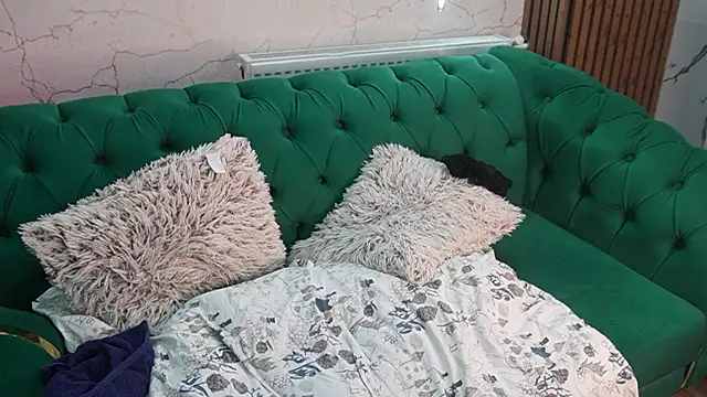 Snapshot of angel_wow_ chatting on November 13, 5:17 am angel wow online show from November 13, 5:17 am