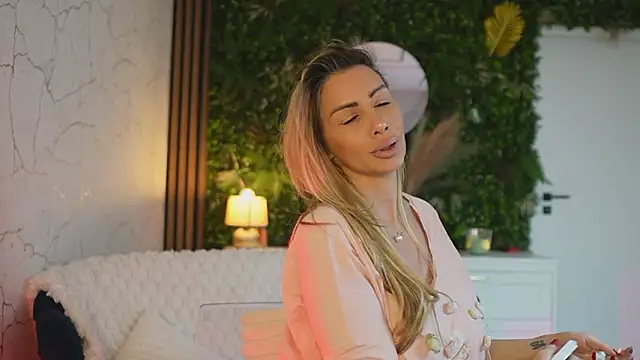 angel wow  online show from March 18, 5:21 am