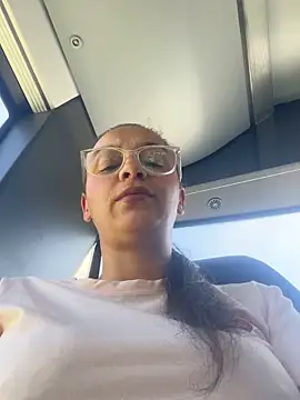 eli5566 online show from May 3, 10:10 am