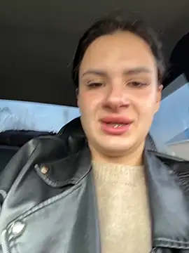 Snapshot of MiraReach chatting on September 18, 1:40 am MiraReach online show from September 18, 1:40 am