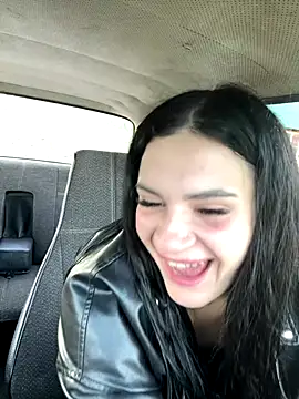 Snapshot of MiraReach chatting on September 27, 1:10 am MiraReach online show from September 27, 1:10 am