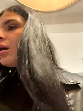 Snapshot of MiraReach chatting on October 5, 3:38 am MiraReach online show from October 5, 3:38 am