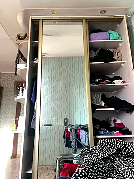 Snapshot of MiraReach chatting on October 20, 3:40 am MiraReach online show from October 20, 3:40 am