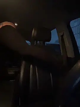 Snapshot of MiraReach chatting on December 4, 2:10 am MiraReach online show from December 4, 2:10 am