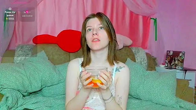 Marinaxmonroe online show from May 3, 6:14 pm