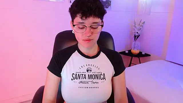 jeroharper online show from October 13, 4:07 pm