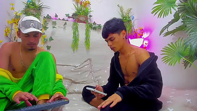 Brownie Lovers online show from November 3, 8:32 pm