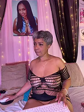 Snapshot of skarlleth_11 chatting on November 20, 2:06 pm skarlleth 11 online show from November 20, 2:06 pm