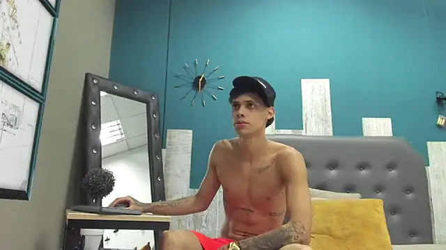 Snapshot of Ian1_ chatting on November 8, 12:27 pm Ian1 online show from November 8, 12:27 pm