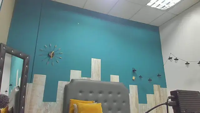 Snapshot of Ian1_ chatting on November 12, 12:05 pm Ian1 online show from November 12, 12:05 pm