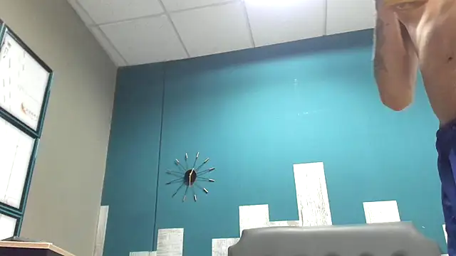 Snapshot of Ian1_ chatting on November 30, 4:38 am Ian1 online show from November 30, 4:38 am