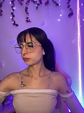 Lia  1 online show from December 2, 8:59 pm