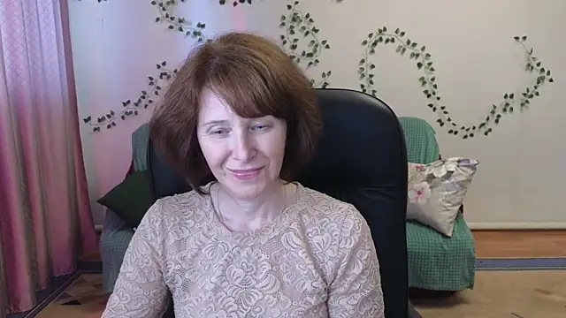 Lia Tito online show from June 8, 1:00 pm