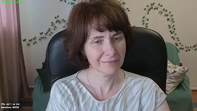 Lia Tito online show from June 15, 1:13 pm