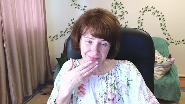 Lia Tito online show from June 17, 5:54 am