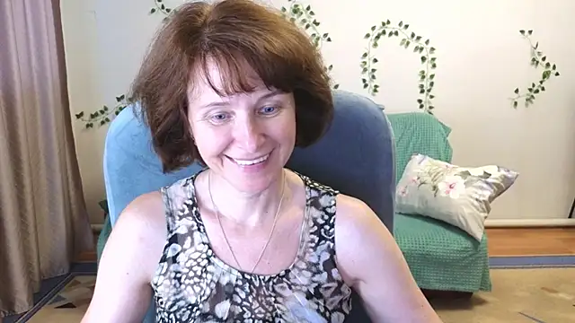 Lia Tito online show from July 28, 3:32 pm