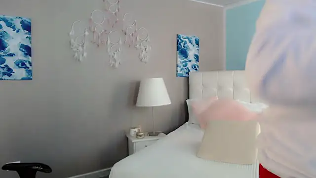 maddissonivanova online show from January 8, 7:05 pm