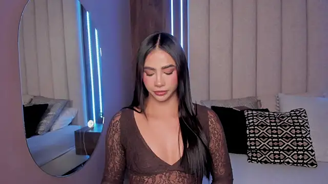 LucySalvatore  online show from January 10, 6:20 pm